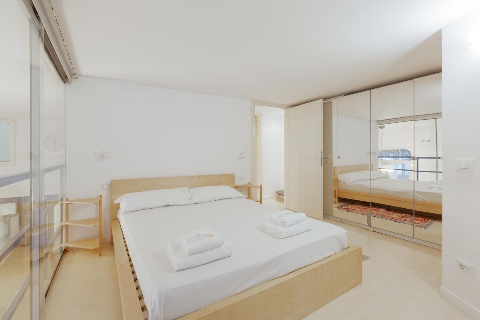 Appartement Sant'Agostino - Charming Retreat 210M From M2 à Milan Extérieur photo