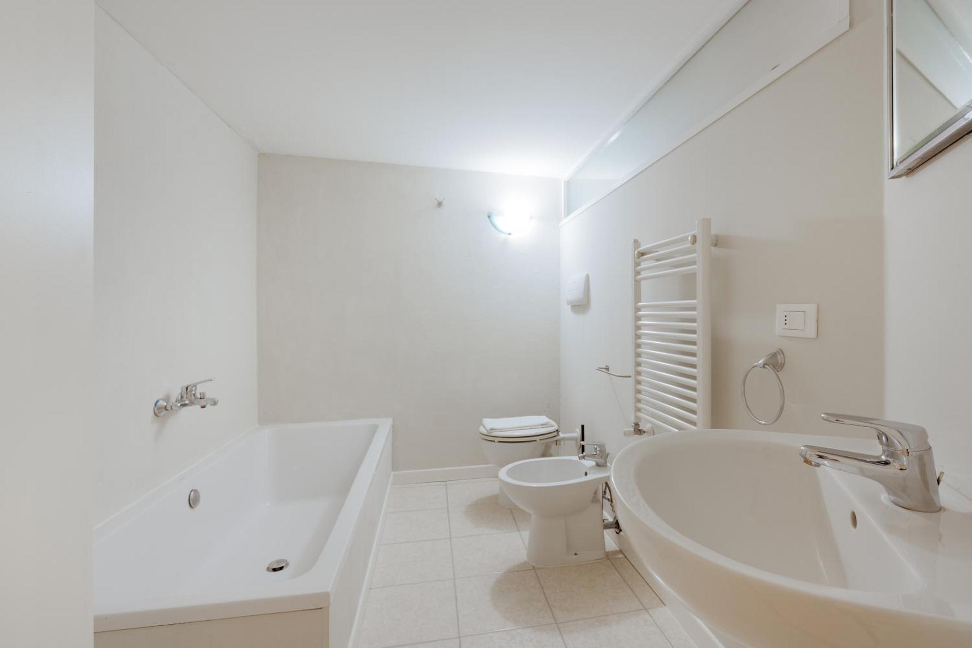 Appartement Sant'Agostino - Charming Retreat 210M From M2 à Milan Extérieur photo